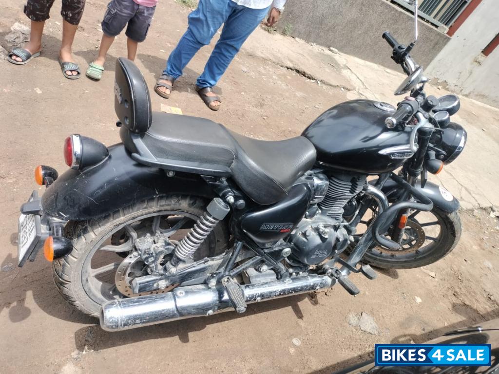 Stellar Black Royal Enfield Meteor 350