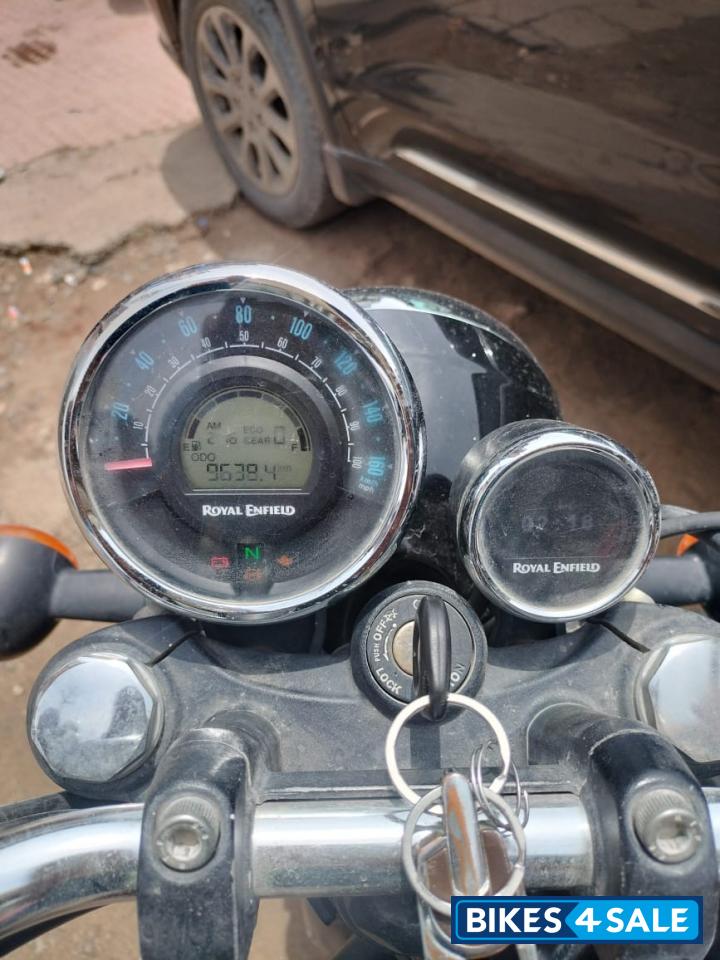 Stellar Black Royal Enfield Meteor 350