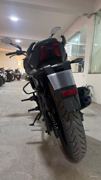 Black Bajaj Dominar 250