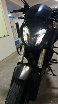 Black Bajaj Dominar 250