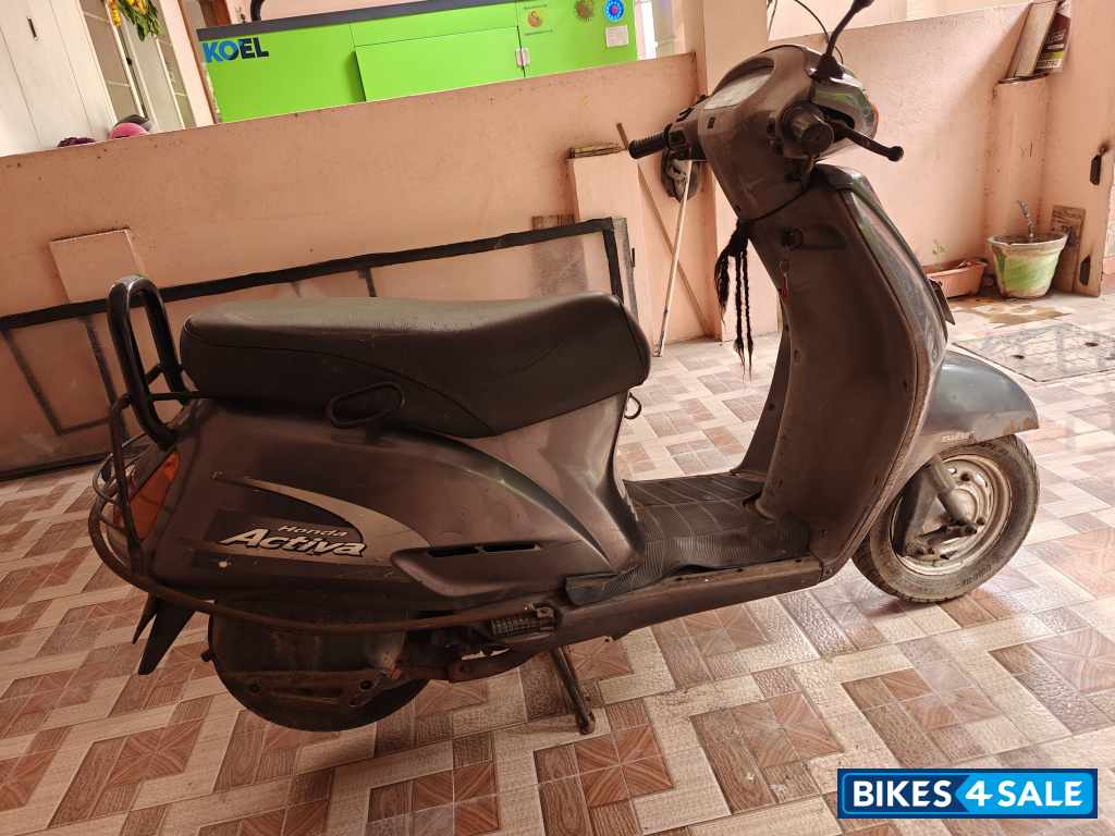 Grey Honda Activa