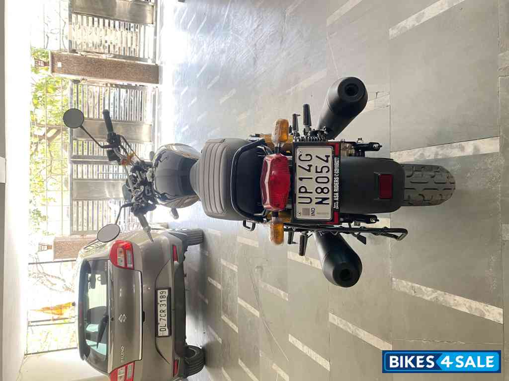 Black Ray Royal Enfield 2023 Interceptor 650