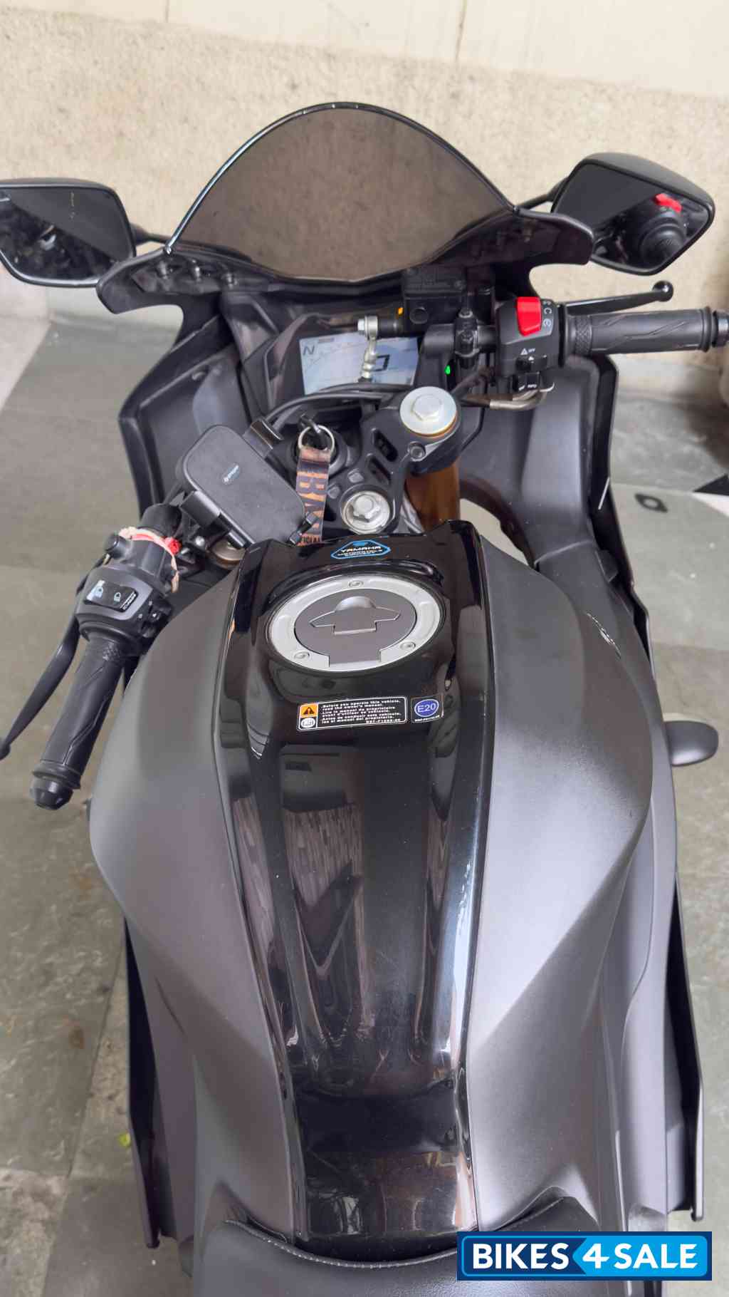 Yamaha R15 V4