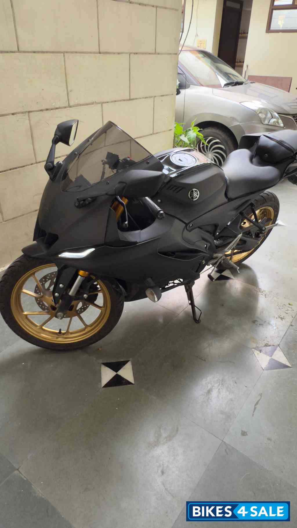 Yamaha R15 V4
