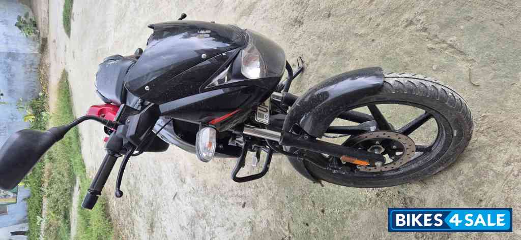 Black Bajaj Pulsar 125