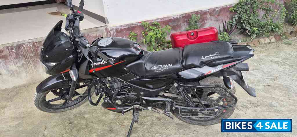 Black Bajaj Pulsar 125