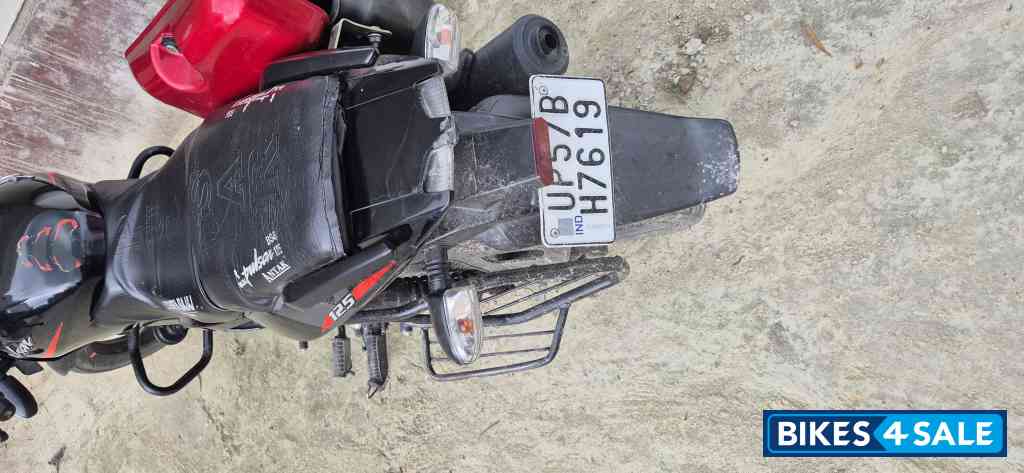 Black Bajaj Pulsar 125