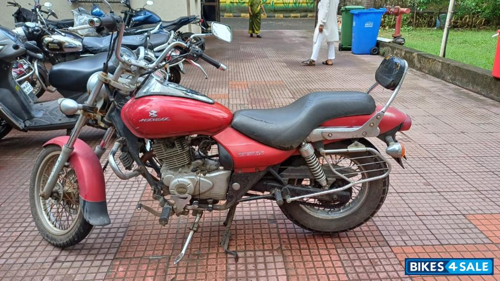 Bajaj Avenger 220 DTS-i