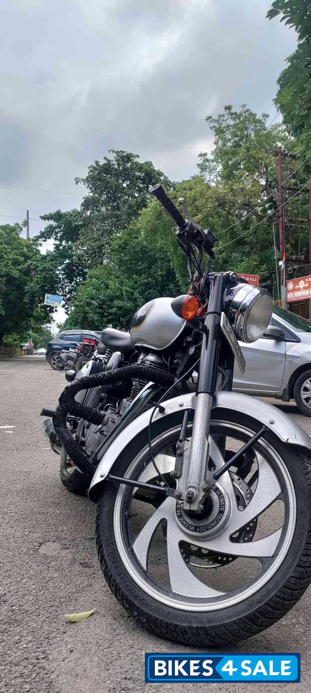 Royal Enfield Classic 500