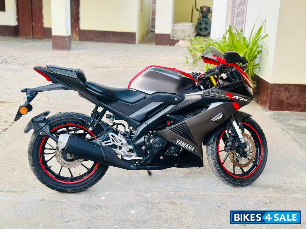 Red Yamaha YZF R15 V3