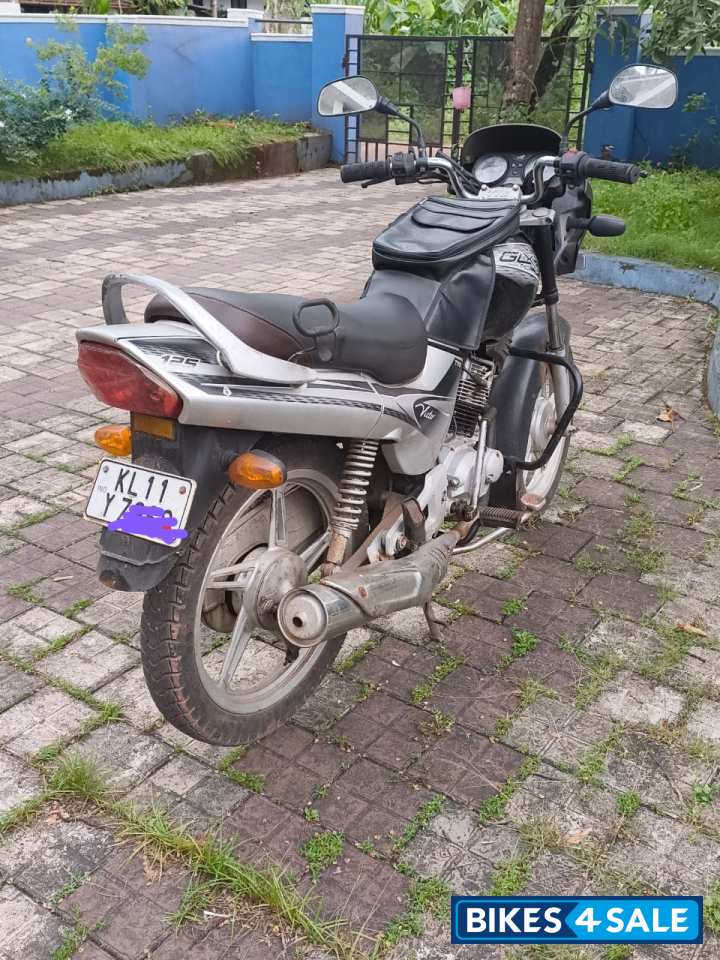 Silver TVS Victor GLX