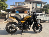 Royal Enfield Guerrilla 450 Flash