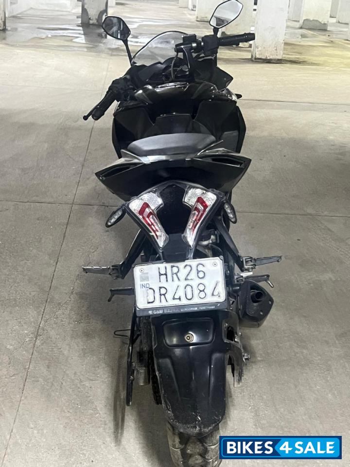 Bajaj Pulsar RS 200 ABS