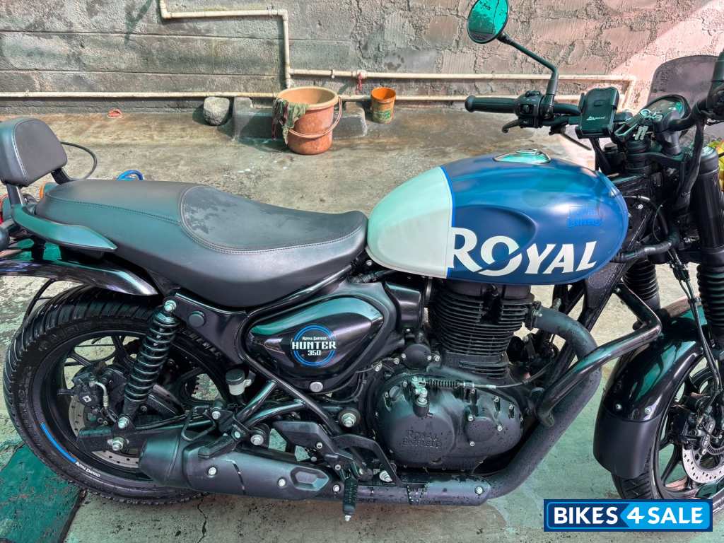 White And Blue Royal Enfield Hunter 350 Metro