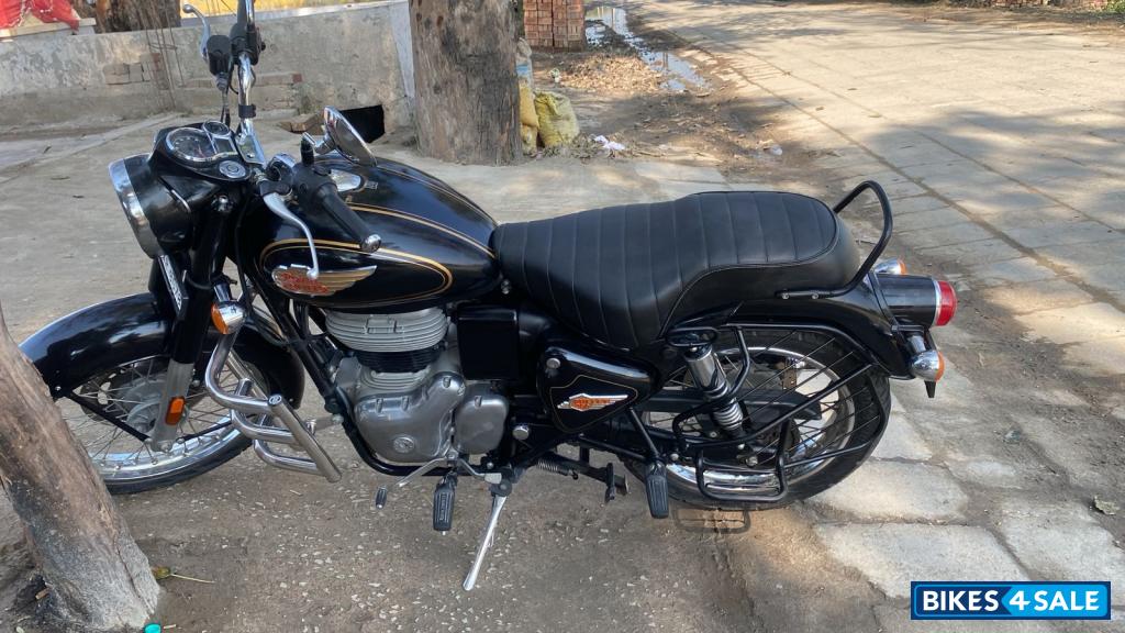 Black Royal Enfield Bullet Standard 350 Black Royal Enfield Bullet Standard 350