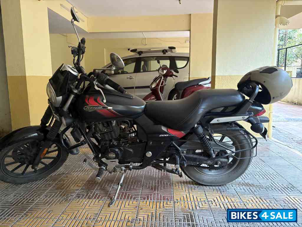 Bajaj Avenger Street 220