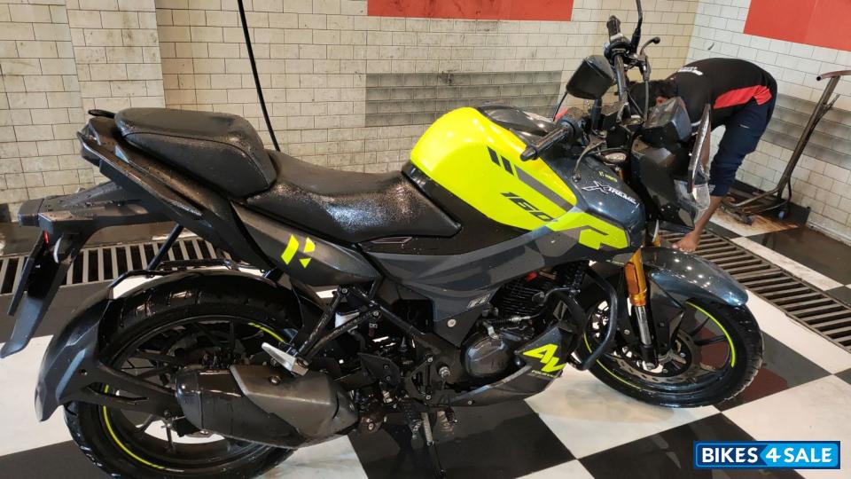 Shooting Night Star Hero Xtreme 160R 4V Connected 2.0