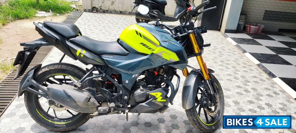 Shooting Night Star Hero Xtreme 160R 4V Connected 2.0