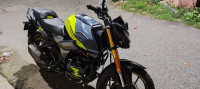 Shooting Night Star Hero Xtreme 160R 4V Connected 2.0