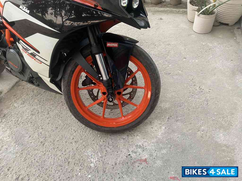 Black And Orange KTM RC 390