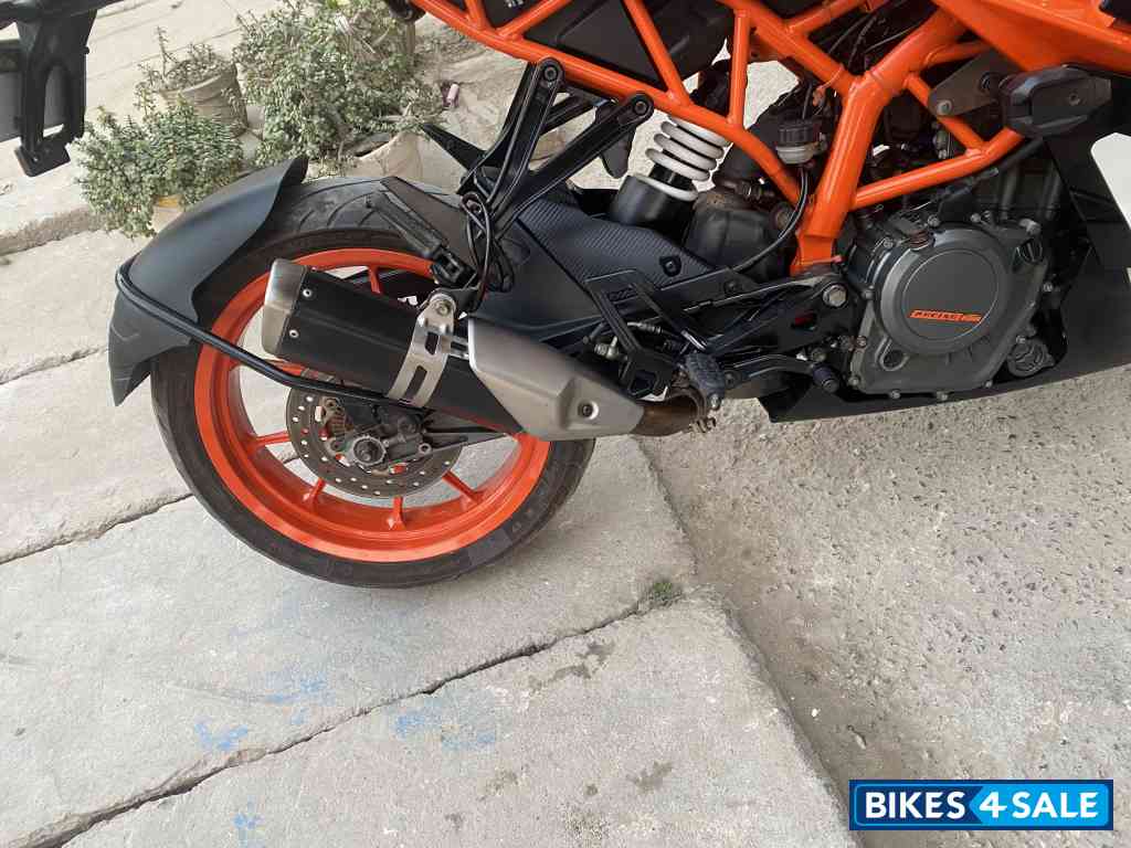 Black And Orange KTM RC 390