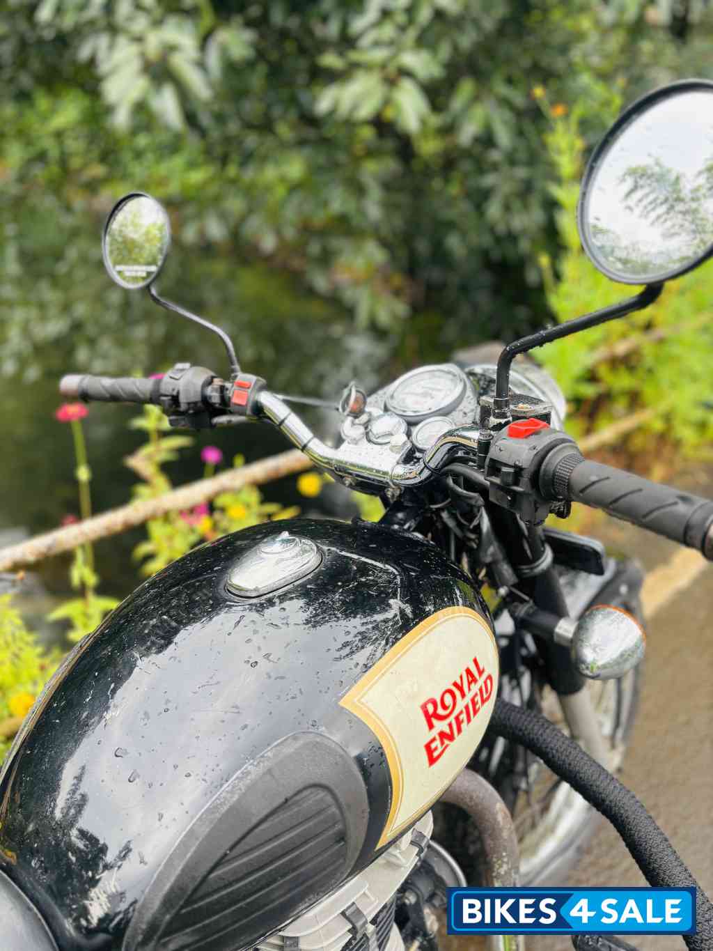 Black Royal Enfield Classic 350