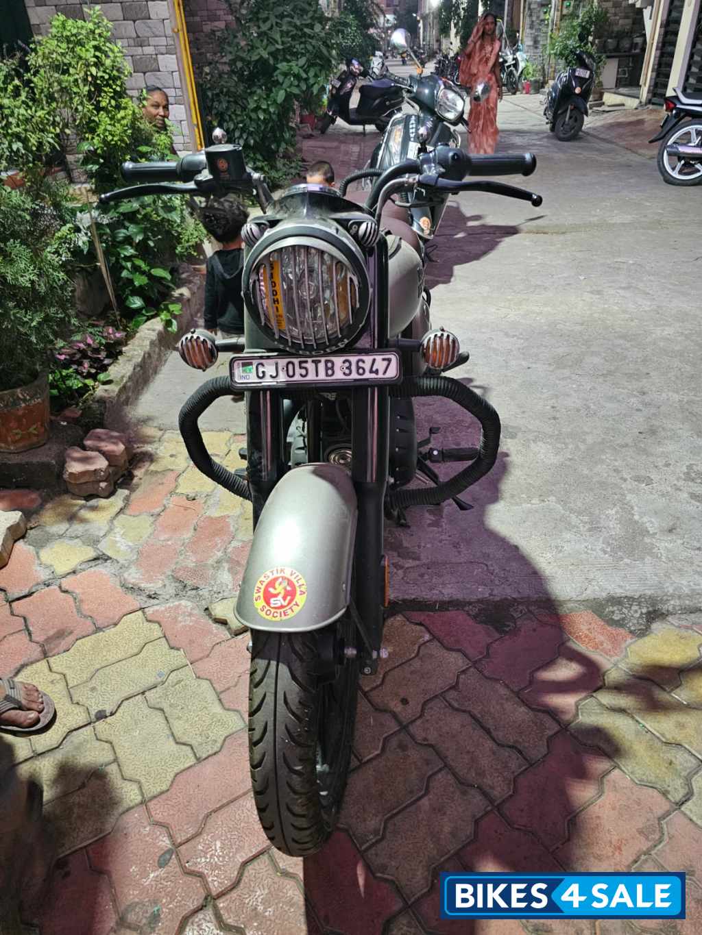 Dark Gunmetel Grey Royal Enfield Classic 350 BS VI