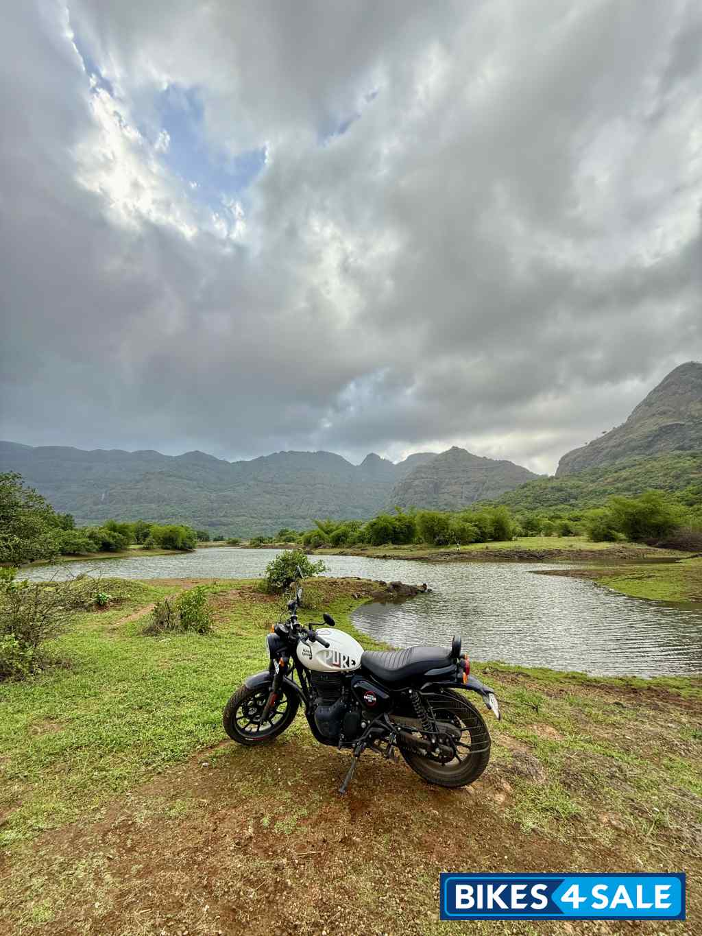 Royal Enfield Hunter 350 Metro