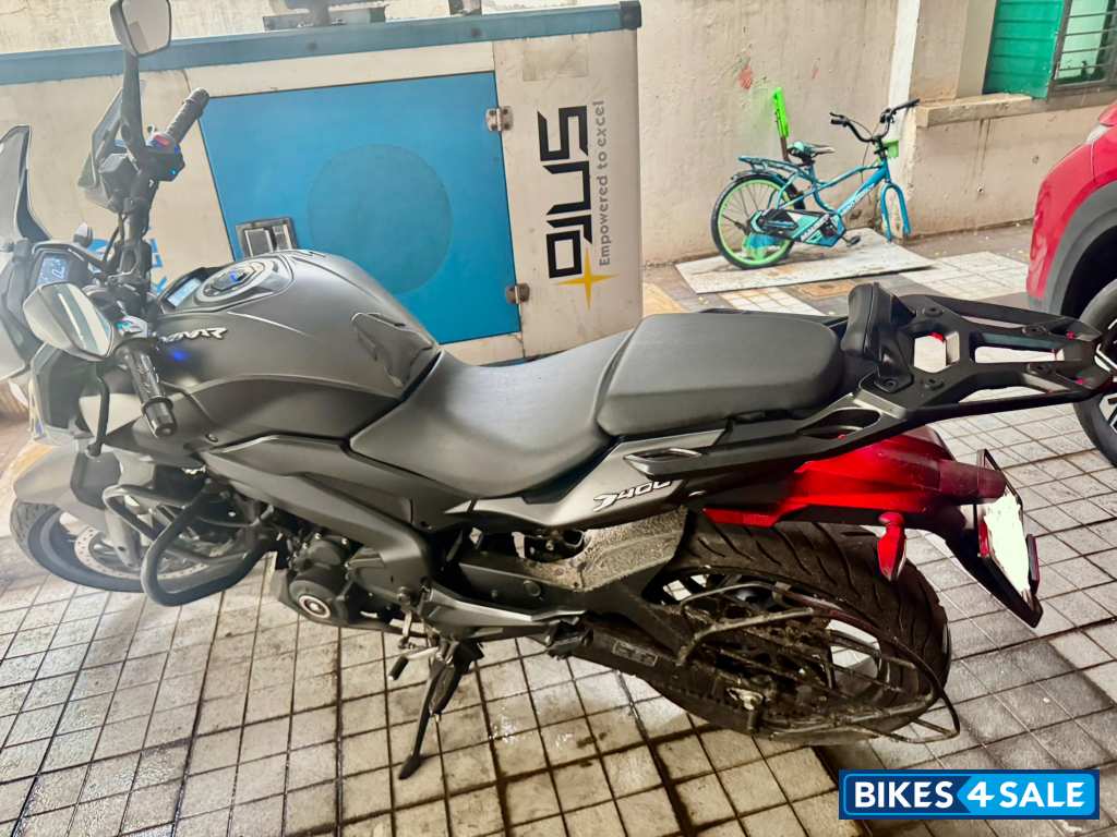 Black Bajaj Dominar 400 Disc