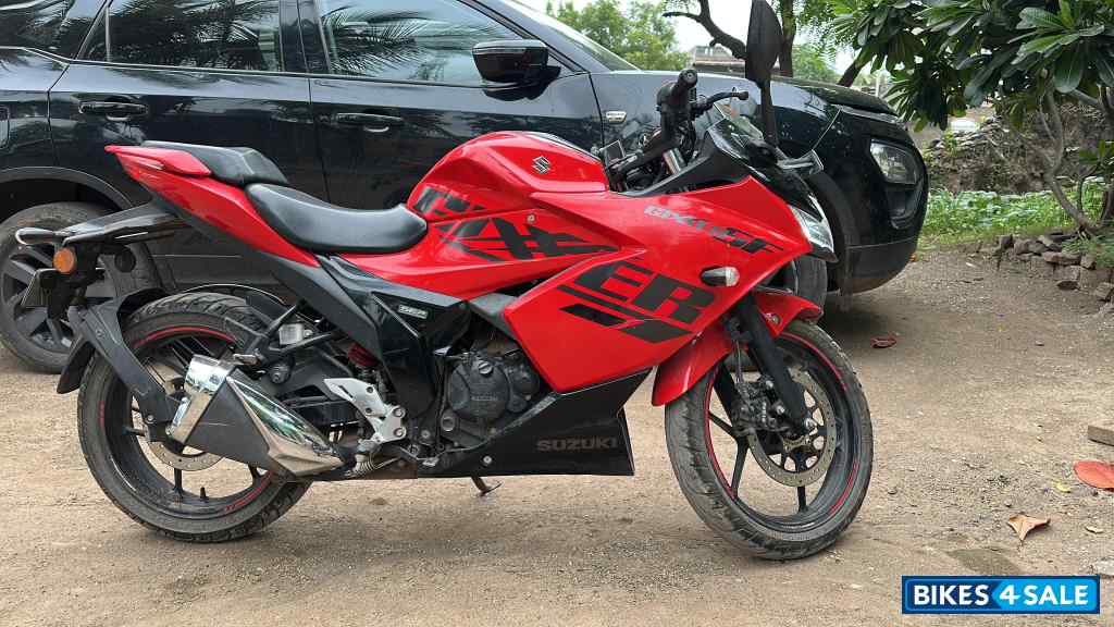 Red Suzuki Gixxer SF BS6