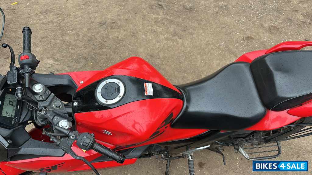Red Suzuki Gixxer SF BS6