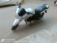 White TVS Apache RTR 180