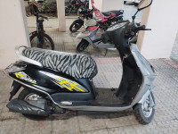 Silver/black Suzuki Swish