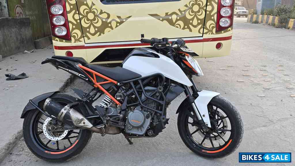 White KTM Duke 250