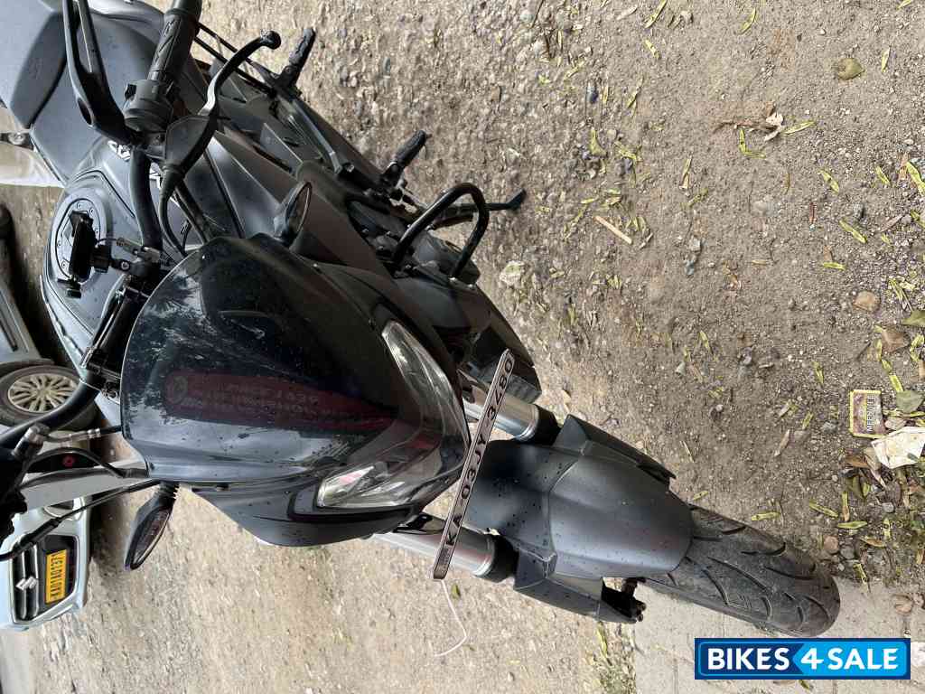 Bajaj Dominar