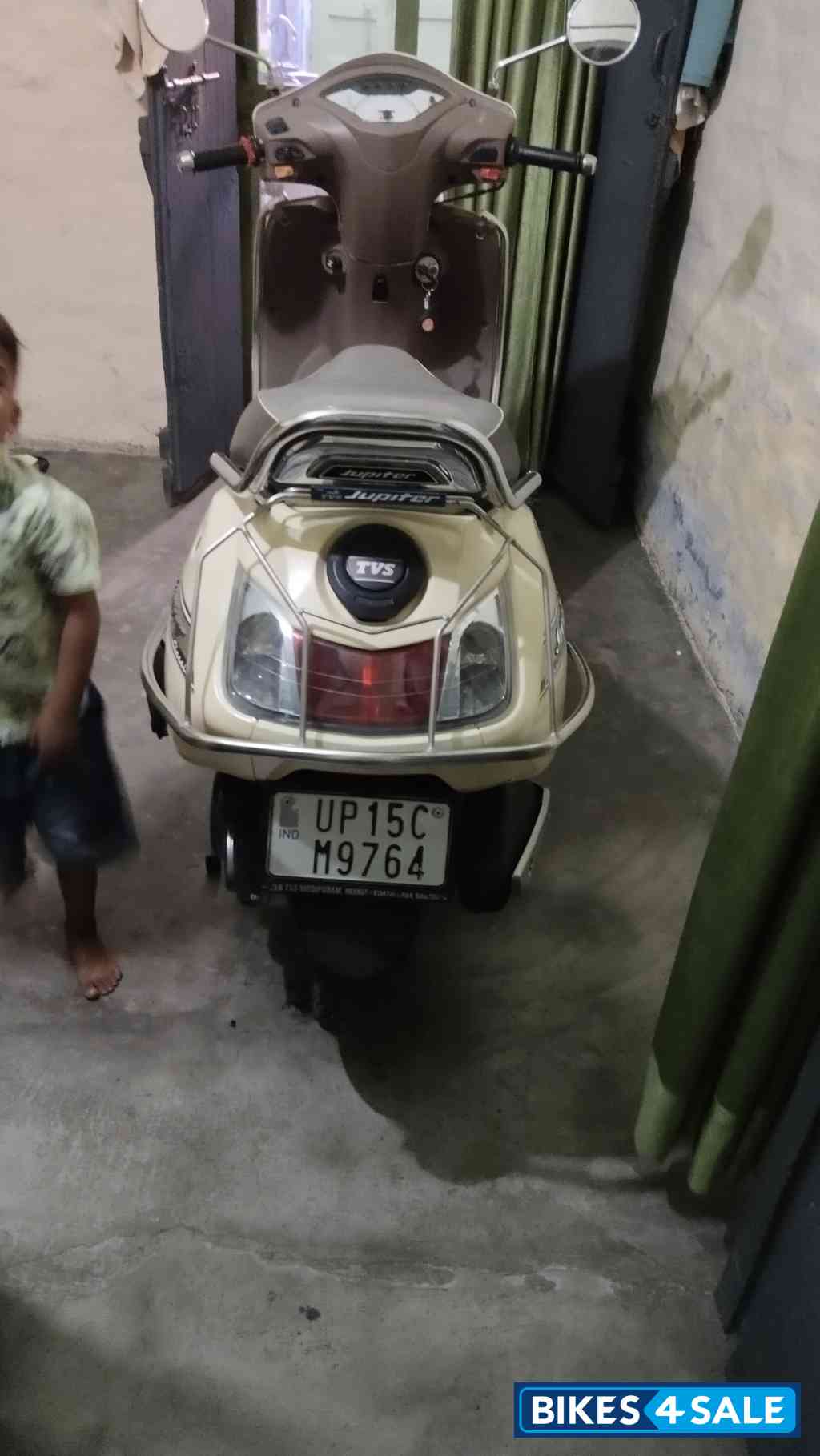 Off White TVS Jupiter