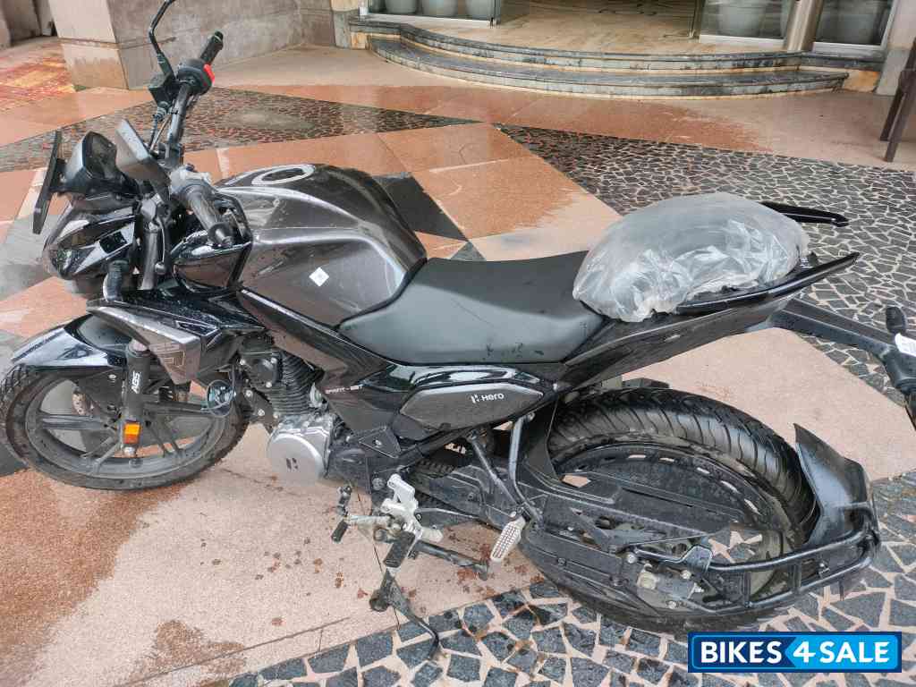 Black Hero Xtreme 125R