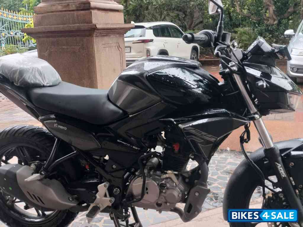 Black Hero Xtreme 125R