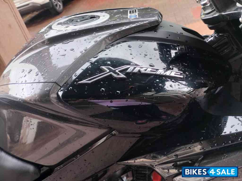 Black Hero Xtreme 125R
