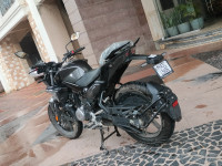Black Hero Xtreme 125R