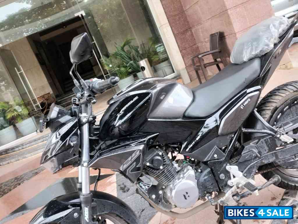 Black Hero Xtreme 125R