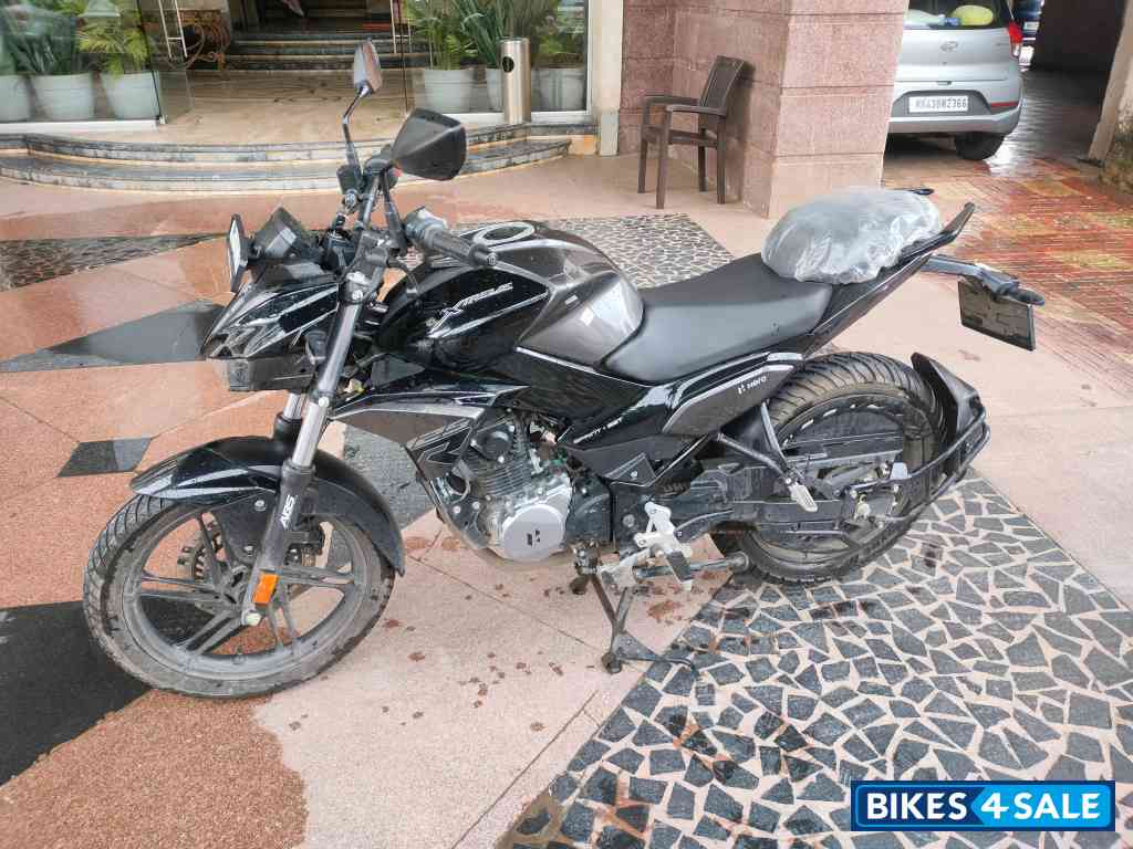 Black Hero Xtreme 125R