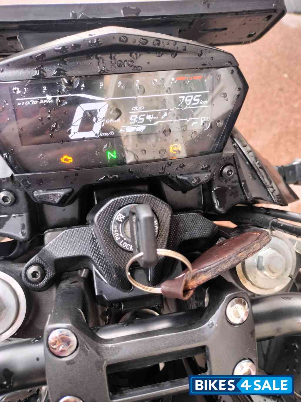 Black Hero Xtreme 125R