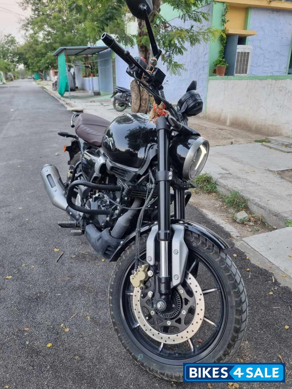 Black Shine TVS Ronin SS