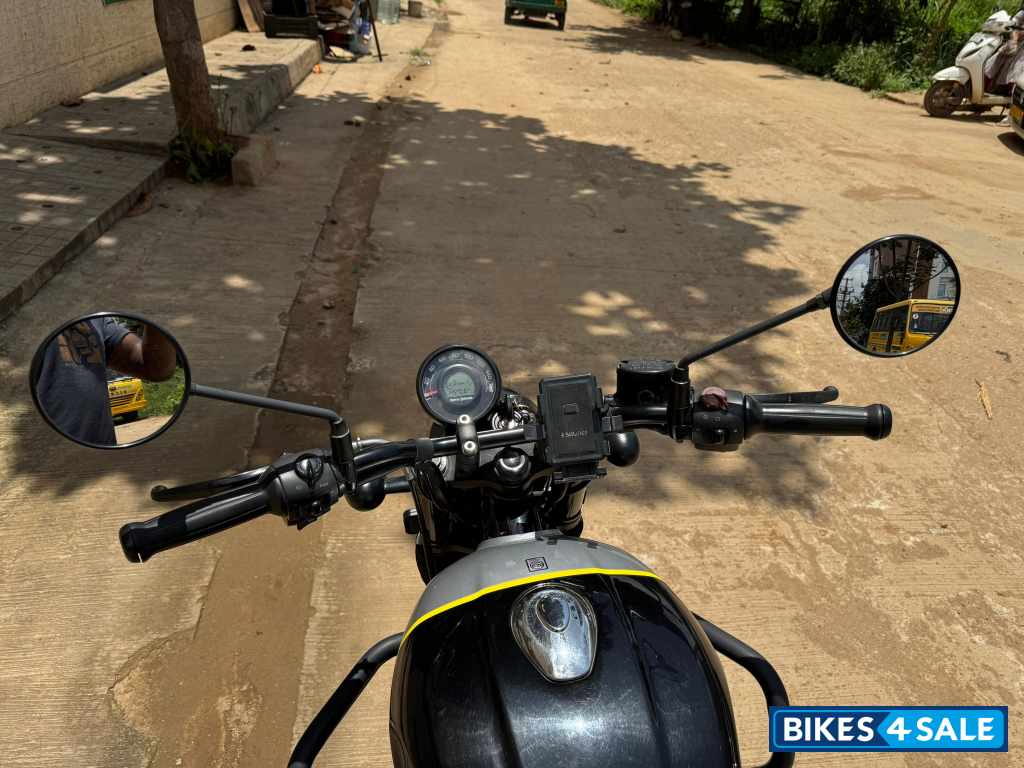 Black Royal Enfield Hunter 350 Metro