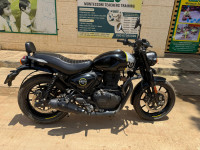 Black Royal Enfield Hunter 350 Metro