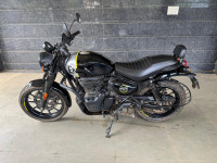 Black Royal Enfield Hunter 350 Metro