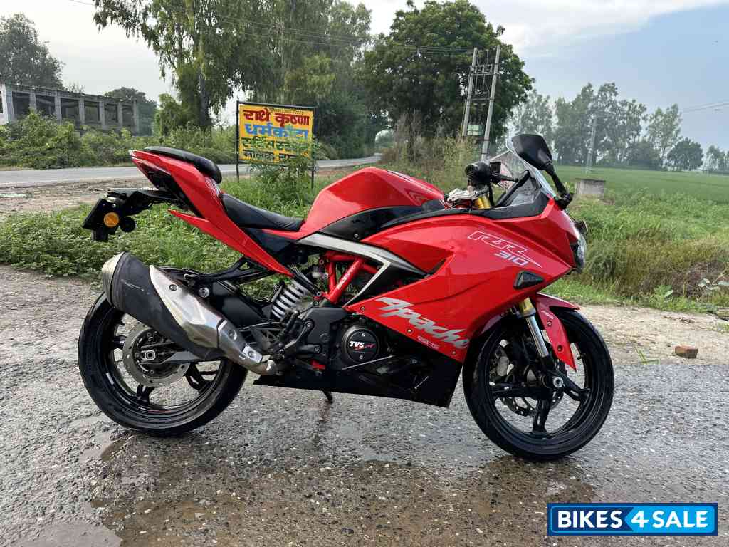 Red TVS Apache RR 310 Red TVS Apache RR 310