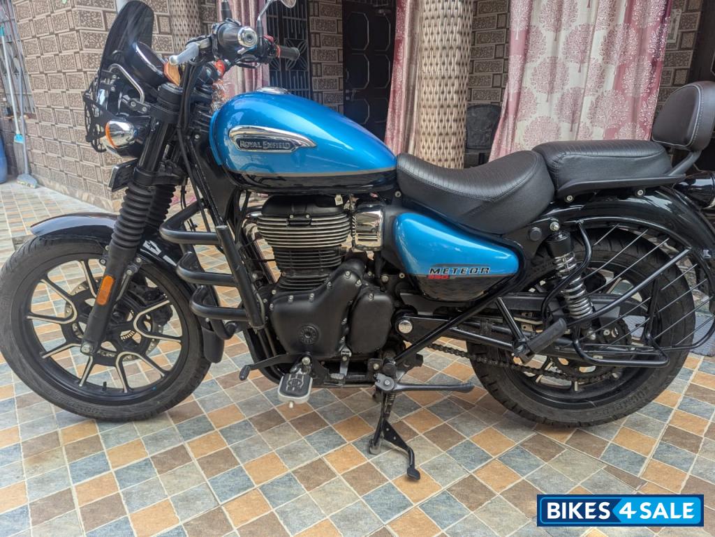 Blue Royal Enfield Meteor 350 Supernova