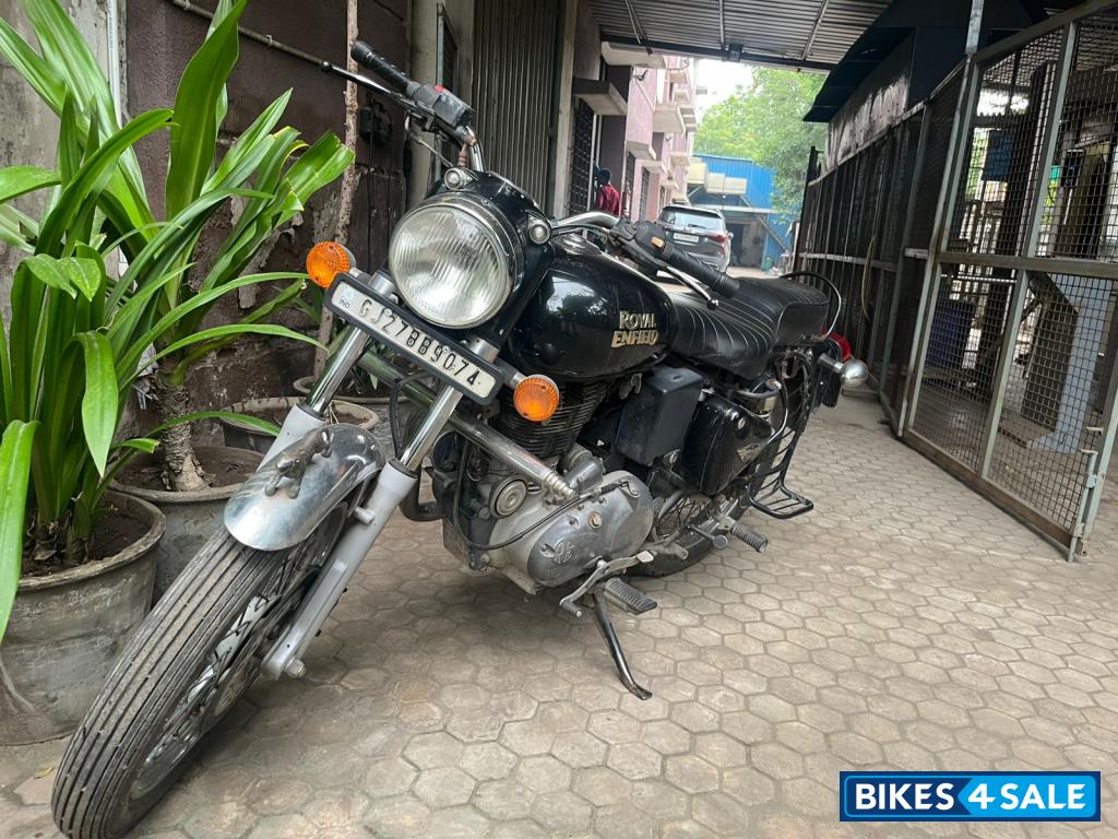 Black Royal Enfield Bullet Electra Twinspark